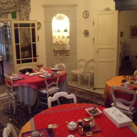 Maison D'hotes Bleu Pastel Oda ve Kahvaltı Gaillac