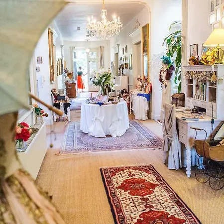 深蓝住宿加早餐酒店 *